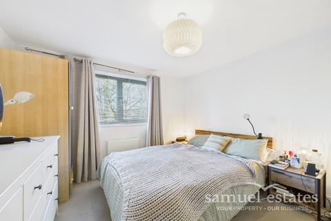 2 bedroom apartment for sale, Chapter Way, Colliers Wood, SW19