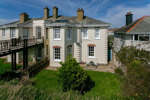undefined, Sea Wall, Dymchurch, TN29