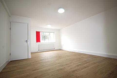 2 bedroom maisonette to rent, Slough Lane, Kingsbury, London, NW9