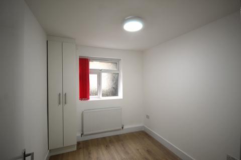 2 bedroom maisonette to rent, Slough Lane, Kingsbury, London, NW9