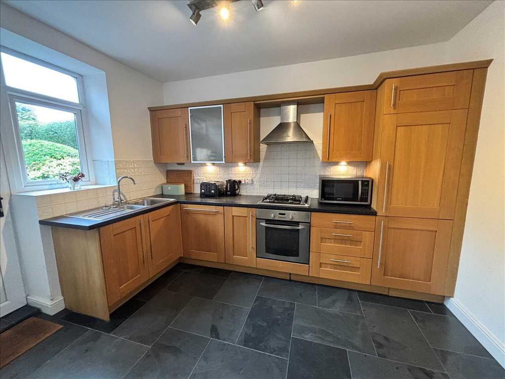 Dining/kitchen
