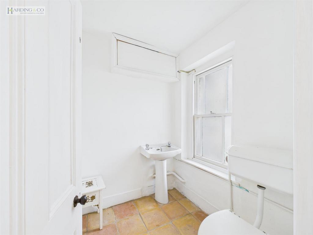 Ground Floor WC.jpg