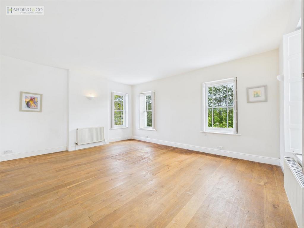 Bedroom ii.jpg