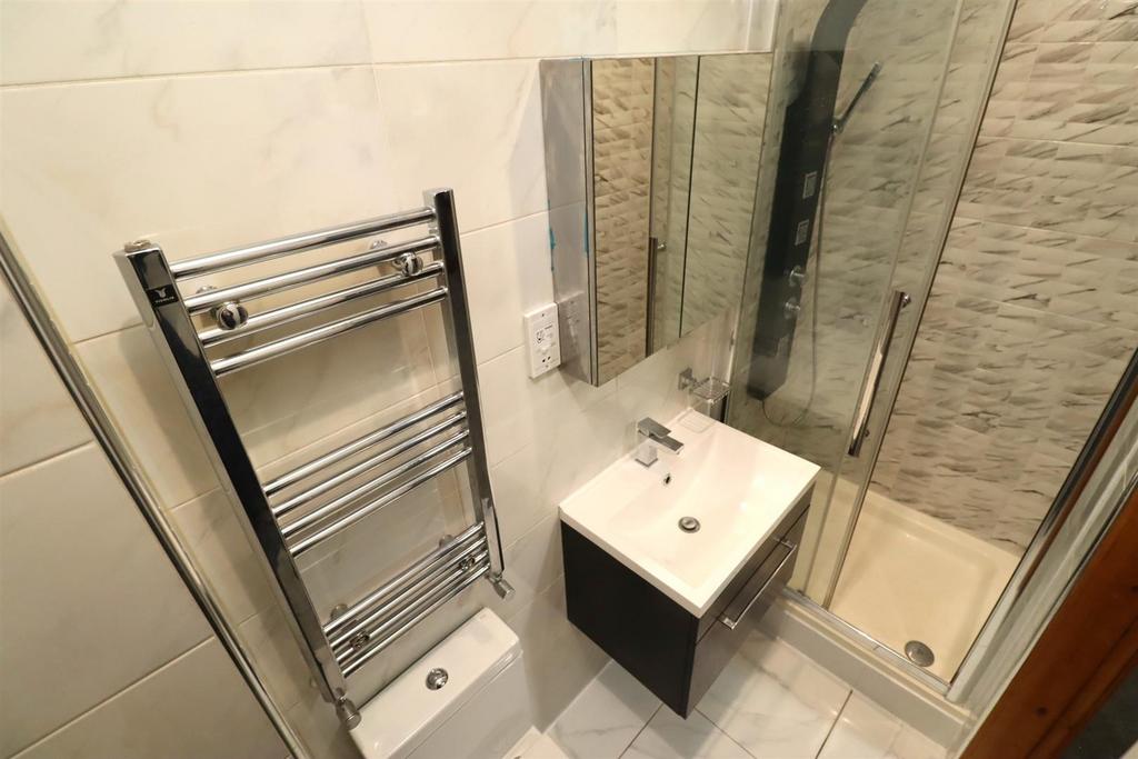 Bathroom.JPG