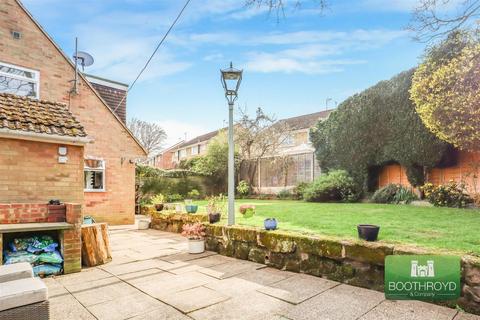 15 Field Close, Kenilworth, CV8 2JN