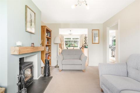 15 Field Close, Kenilworth, CV8 2JN