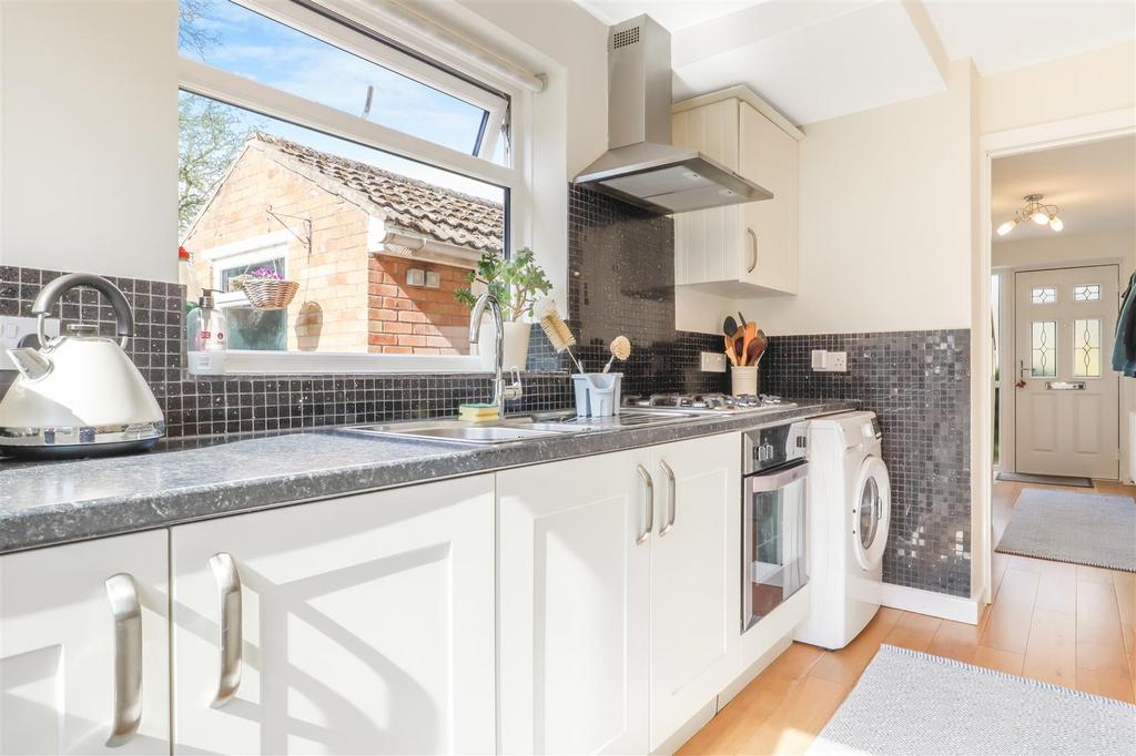Kitchen/ Dining Room