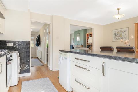 15 Field Close, Kenilworth, CV8 2JN