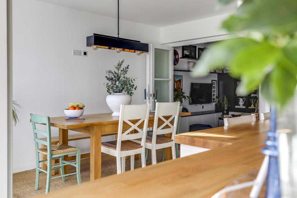 Impressive Open Plan Kitchen/Dining Room