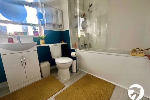 40 Ravens Way, London, SE12 8HA