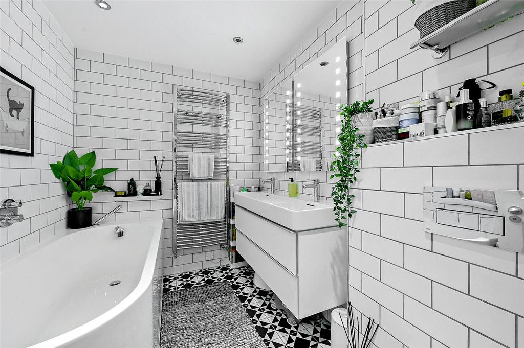 En Suite Bathroom