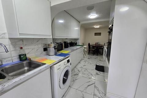 3 bedroom terraced house to rent - Pennine Road, Bromsgrove