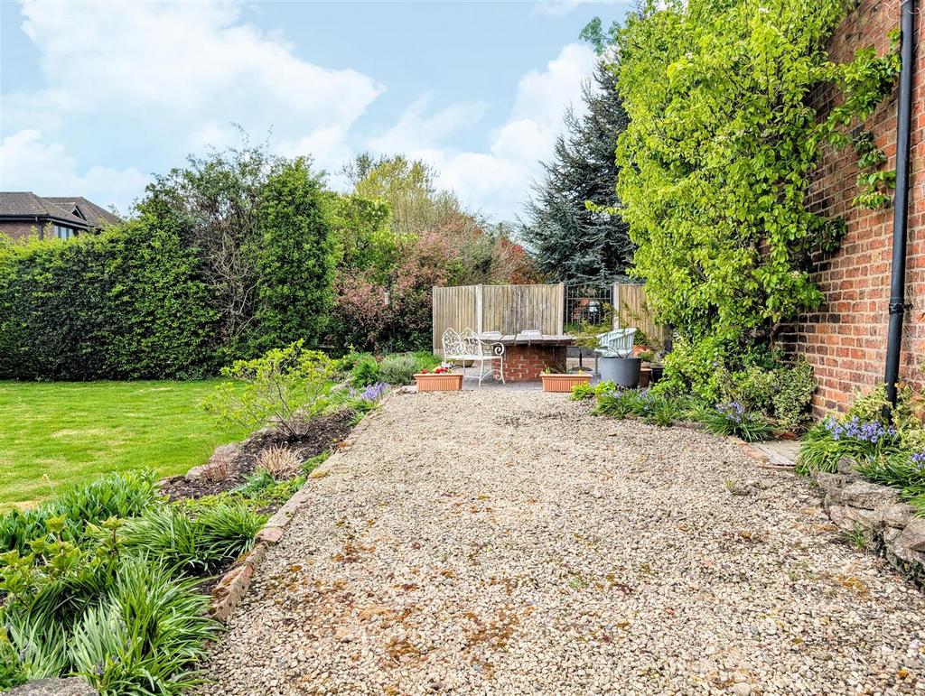 Garden 2.jpg