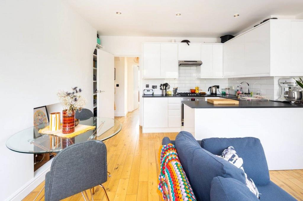 Living Room/Kitchen