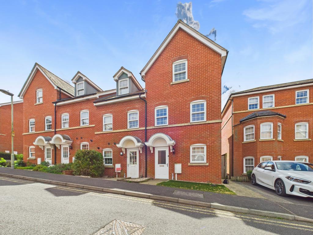 163 George Roche Road, Canterbury, Kent, CT1 3 FF