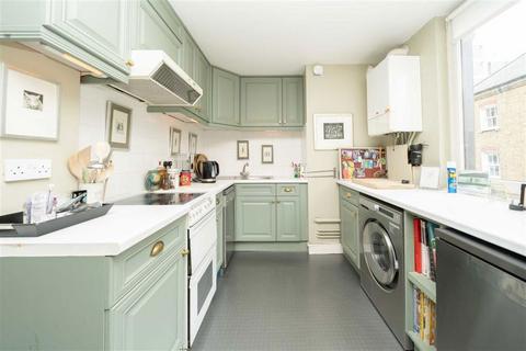 3 bedroom flat for sale, St. Matthew Street, London SW1P