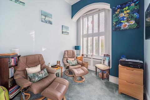 2 bedroom flat for sale, Glenowen House, Lansdown Road, Cheltenham, Gloucestershire, GL50