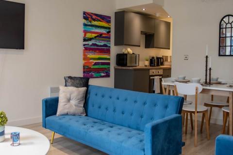 1 bedroom flat to rent, Conditioning House , ,