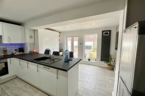 2 bedroom semi-detached house for sale, Marchwood Road, Havant, Hampshire