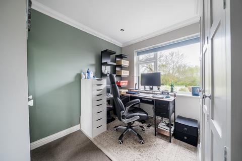 27 Lynhurst Crescent, Uxbridge, UB10 9EF