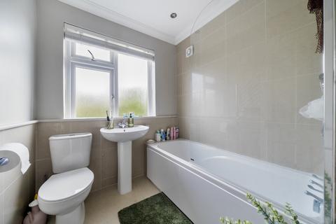 27 Lynhurst Crescent, Uxbridge, UB10 9EF