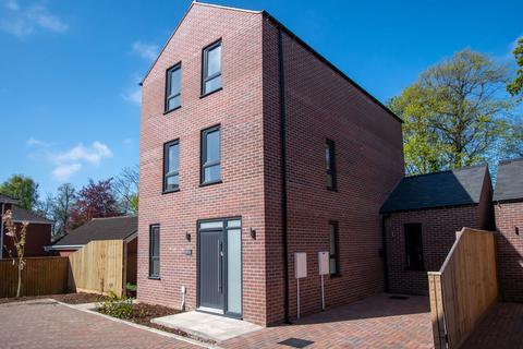 undefined, College Street, Grimsby DN34