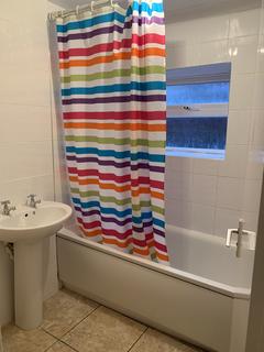 4 bedroom terraced house to rent, Crownfield Road, London E15