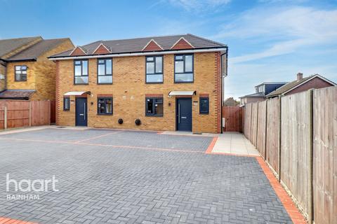 3 bedroom semi-detached house for sale, Berwick Pond Close, Rainham, RM13 9QP