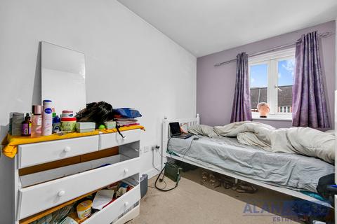 16 Bushy Close, Romford, RM1 4WN