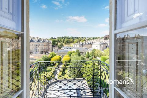Studio to rent, Royal Crescent, Bath, BA1