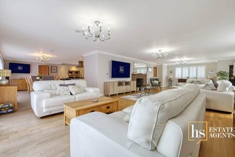 6 bedroom detached house for sale, Park Avenue, Brentwood CM13