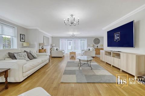 undefined, Park Avenue, Brentwood CM13