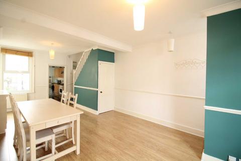 12 Braemar Road, Brentford, TW8 0NR
