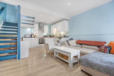 10 Aspen Close, Staines, TW18 4SW
