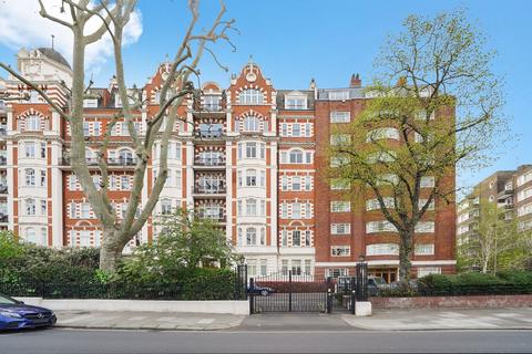 4 bedroom flat to rent, North Gate, Prince Albert Road, St Johns Wood, London