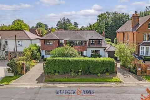 5 bedroom detached house for sale, Herington Grove, Hutton Mount, Brentwood