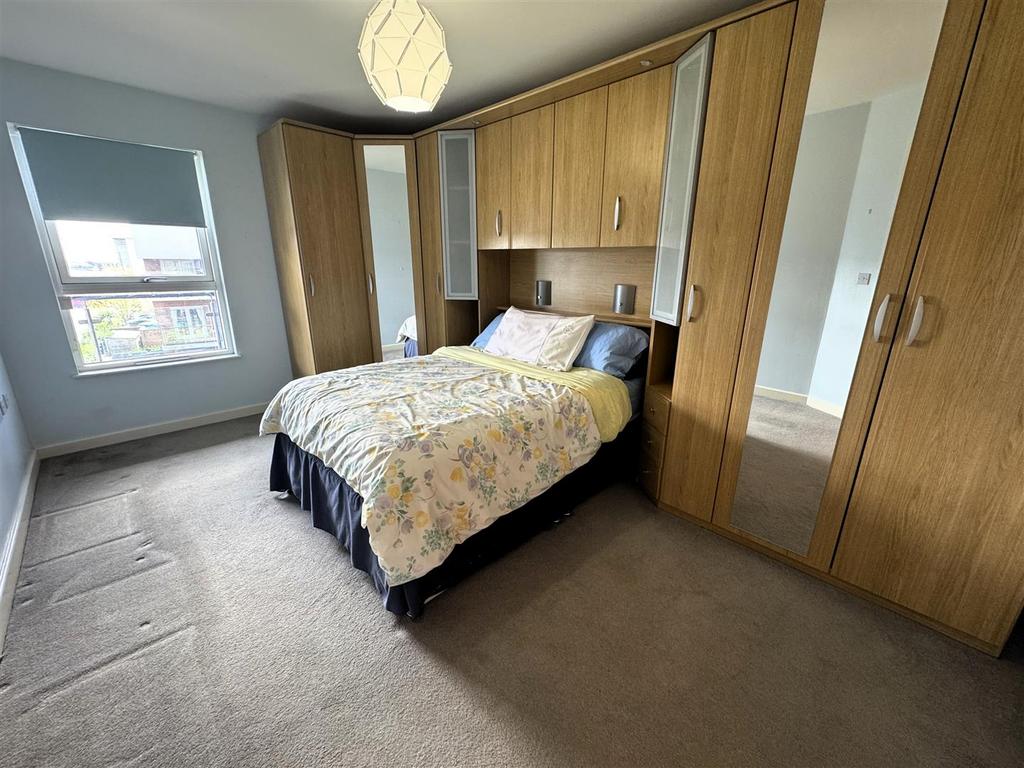 Bed 1.jpg