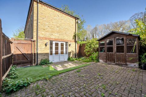 86 Alleyn Park, London, SE21 8SL