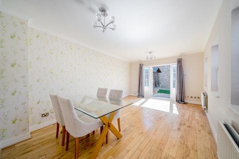 86 Alleyn Park, London, SE21 8SL