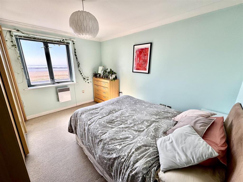 Bed 1.jpg
