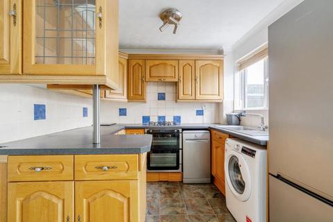 3 bedroom end of terrace house to rent, Waterside,  Chesham,  HP5