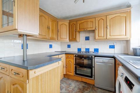 3 bedroom end of terrace house to rent, Waterside,  Chesham,  HP5
