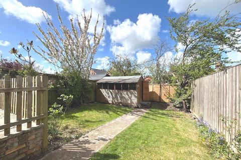 3 bedroom semi-detached house for sale, Connaught Road, East Cowes