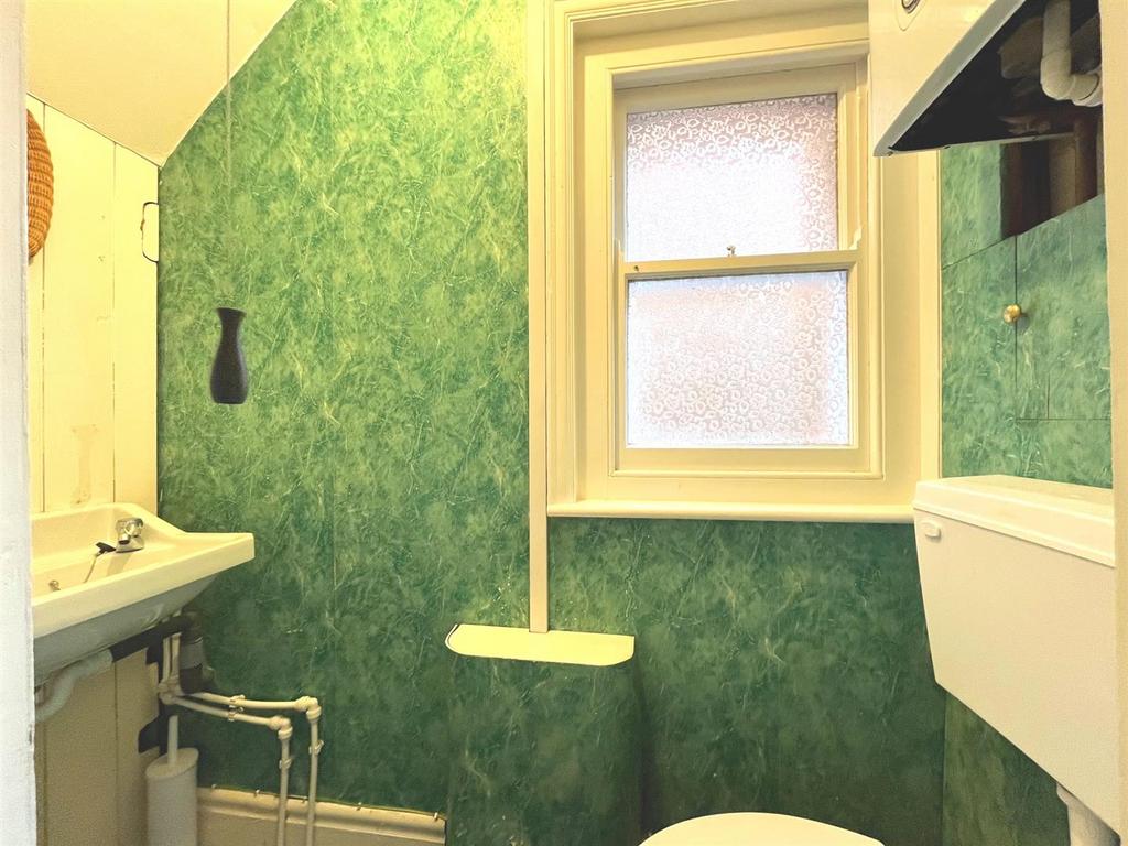 Cloakroom wc