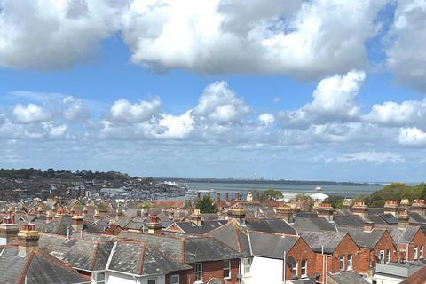 3 bedroom semi-detached house for sale, Connaught Road, East Cowes