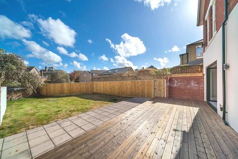 2 bedroom apartment for sale, Mill Hill Road, Cowes