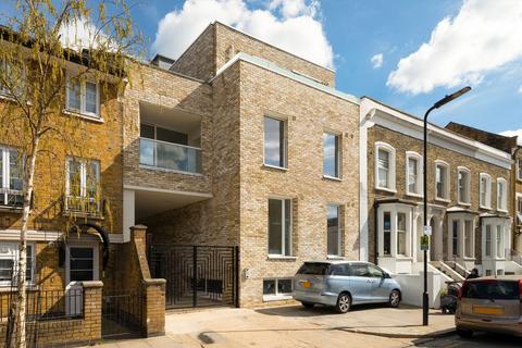 3 bedroom flat for sale, Powell Road, London E5