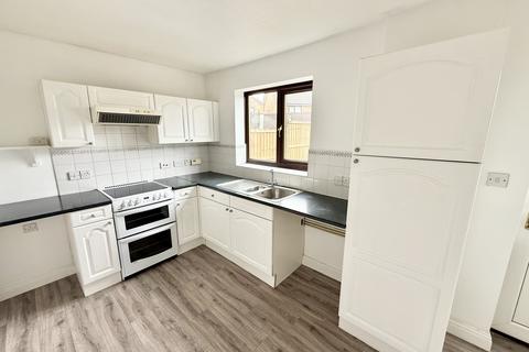 3 bedroom semi-detached house to rent, Worcester Road, Grantham, Lincolnshire, NG31