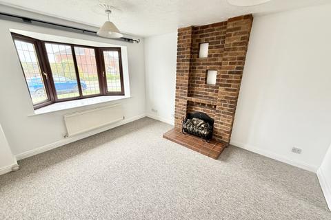 3 bedroom semi-detached house to rent, Worcester Road, Grantham, Lincolnshire, NG31