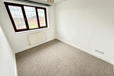 3 bedroom semi-detached house to rent, Worcester Road, Grantham, Lincolnshire, NG31